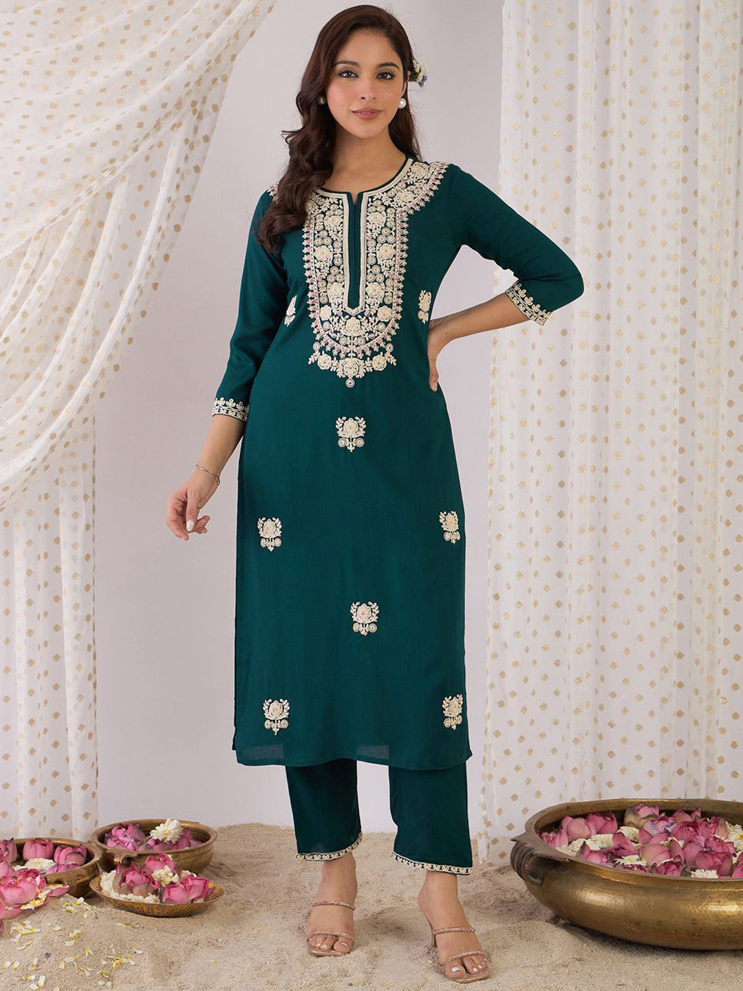Floral Embroidered Thread Work Straight Kurta With Trousers