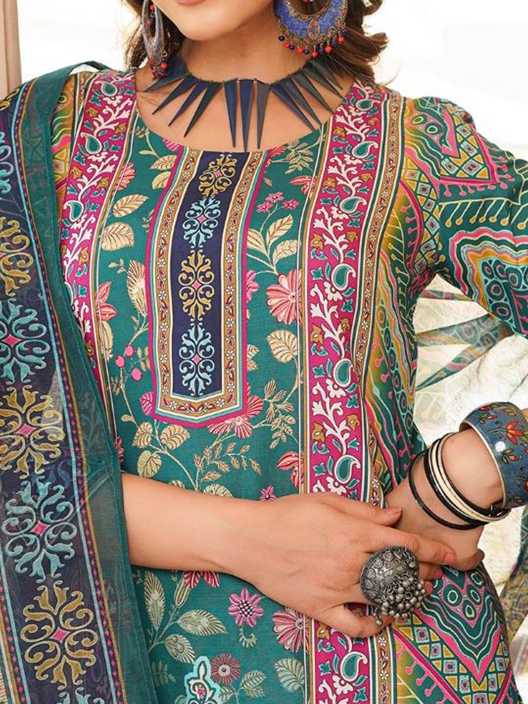 Dhiyona KL Women Floral Printed Regular Kurta with Trousers & With Dupatta