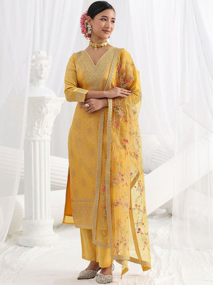 Women Regular Thread Work Kurta with Trousers & With Dupatta