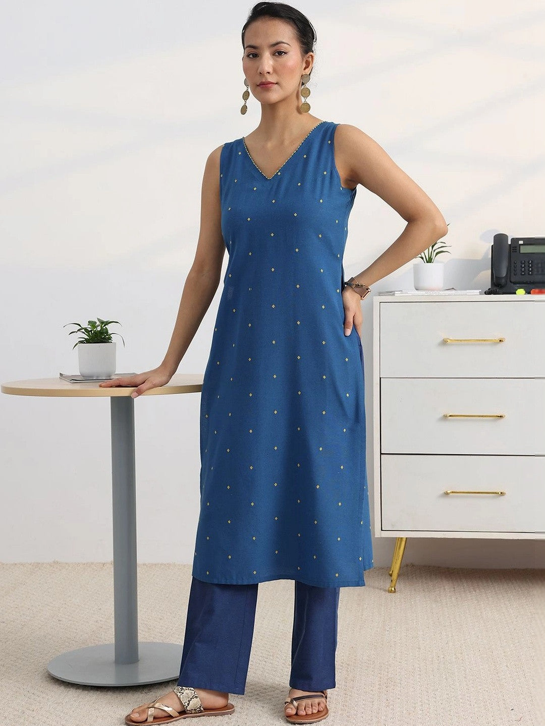 Women Ethnic Motifs Embroidered Regular Thread Work Kurta with Trousers & With Dupatta
