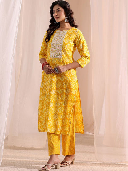 Women Ethnic Motifs Printed Regular Kurta with Trousers & With Dupatta