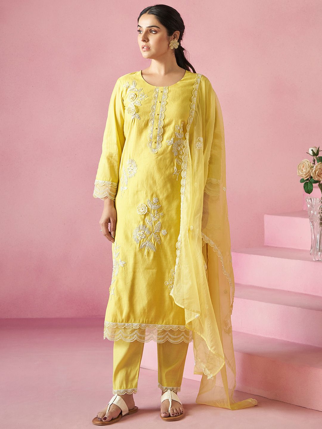 Dhiyona IE Women Floral Embroidered Kurta with Trousers & Dupatta