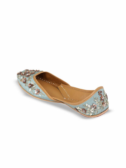 Dhiyona HOP Women Embroidered Mojaris