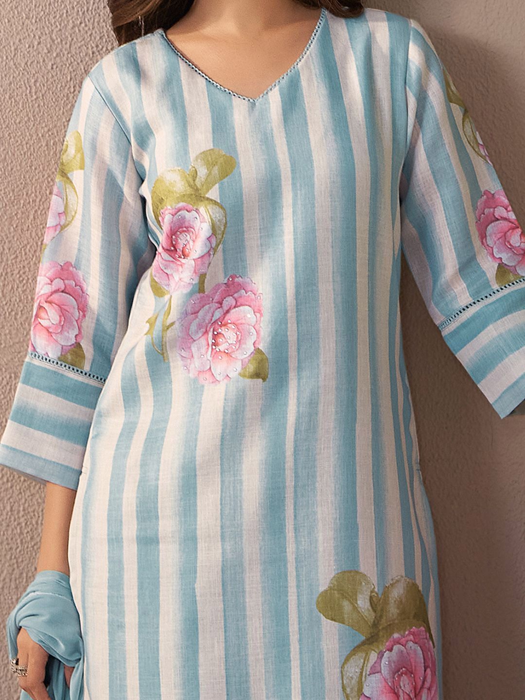 Floral Printed V-Neck Linen Kurta with Trousers & Dupatta