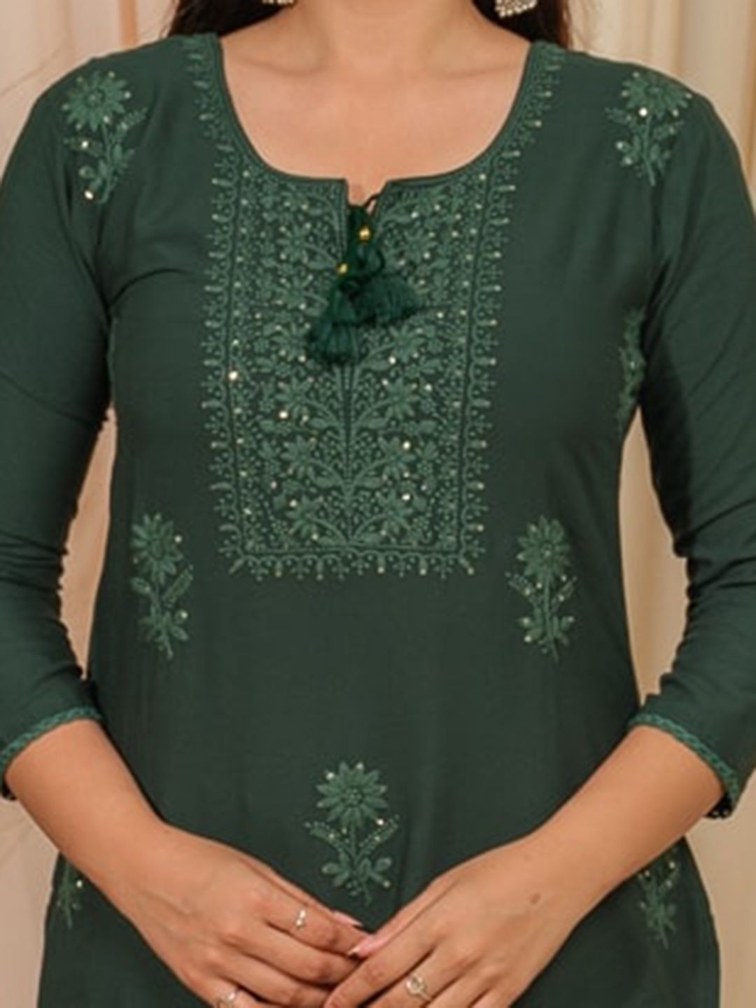 Dhiyona OD  Floral Embroidered Tie-Up Neck Straight Kurta