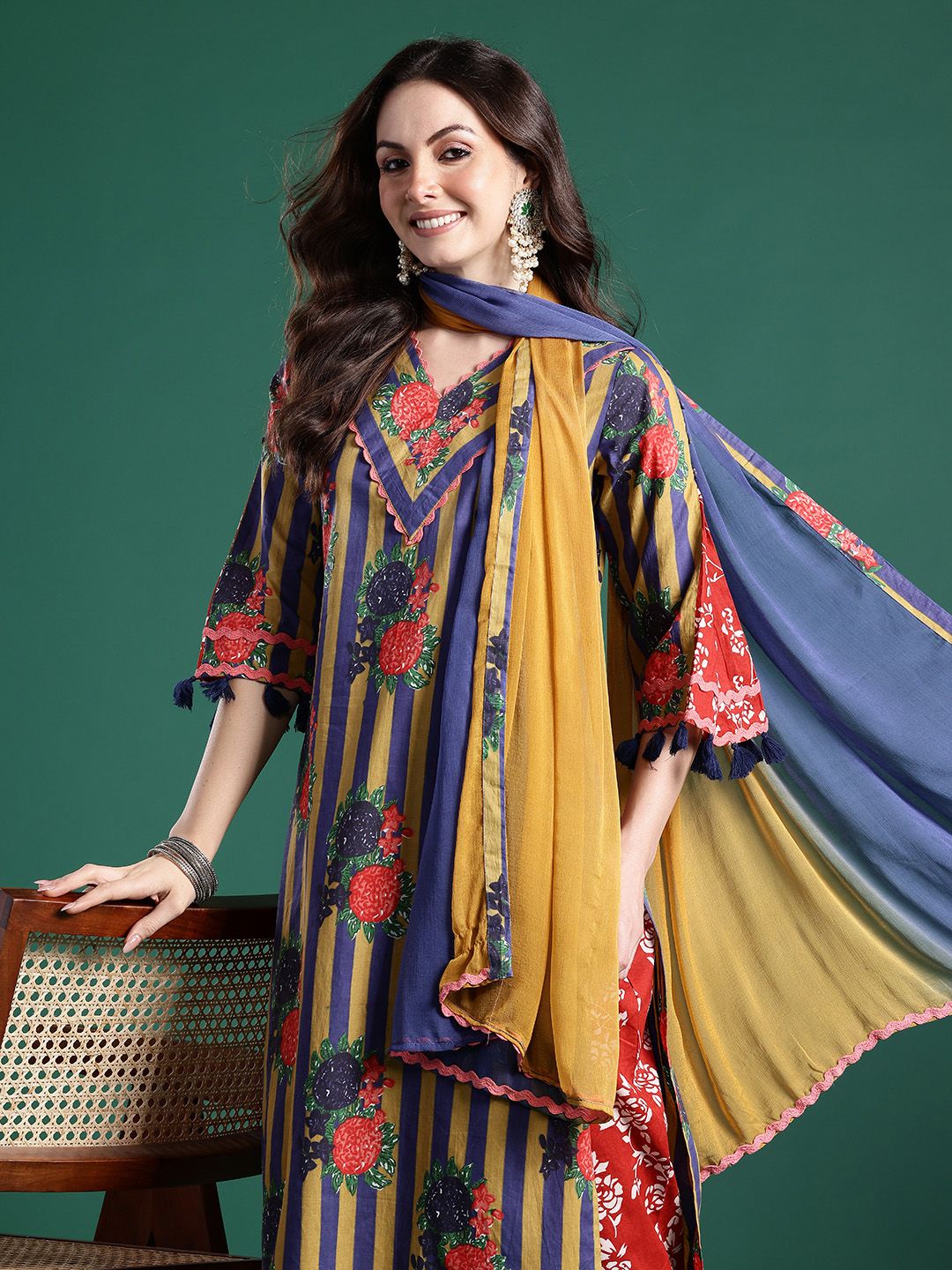 Dhiyona IE Floral Printed Regular Pure Cotton Kurta with Trousers & Dupatta