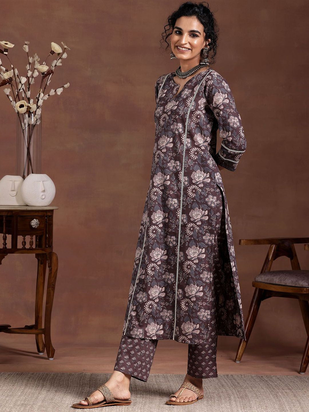 Floral Printed Notch Neck Straight Kurta With Trousers