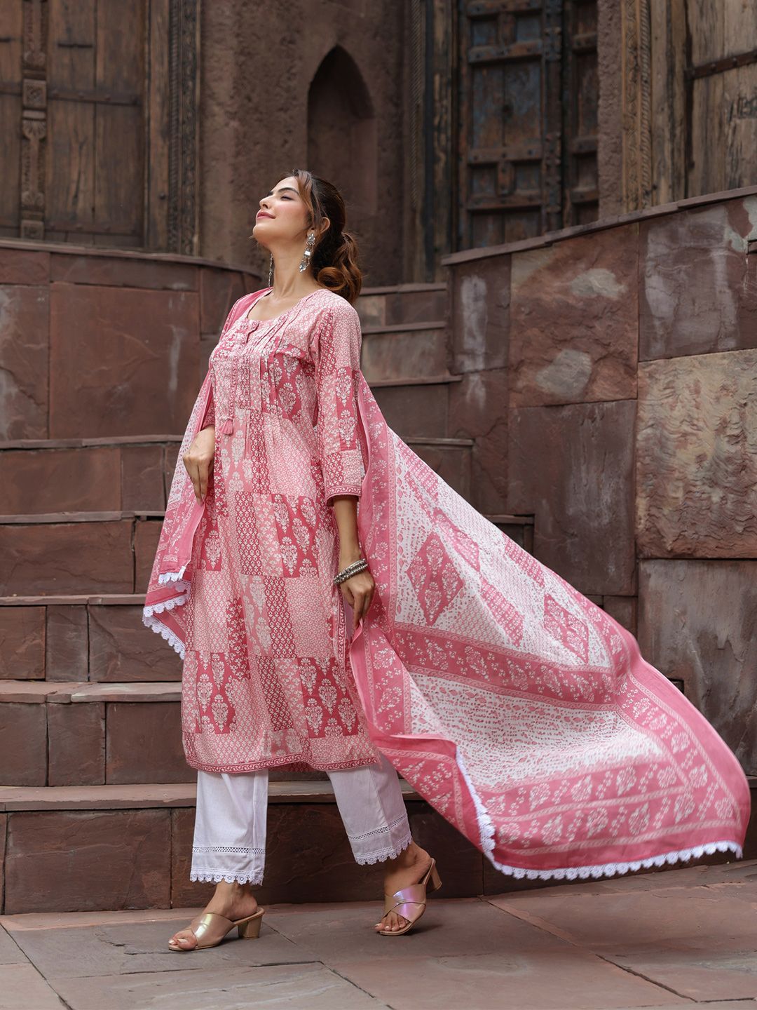 Dhiyona RR Women's Peach-Coloured Ethnic Motifs Printed Sequinned Pure Cotton Kurta with Trousers & With