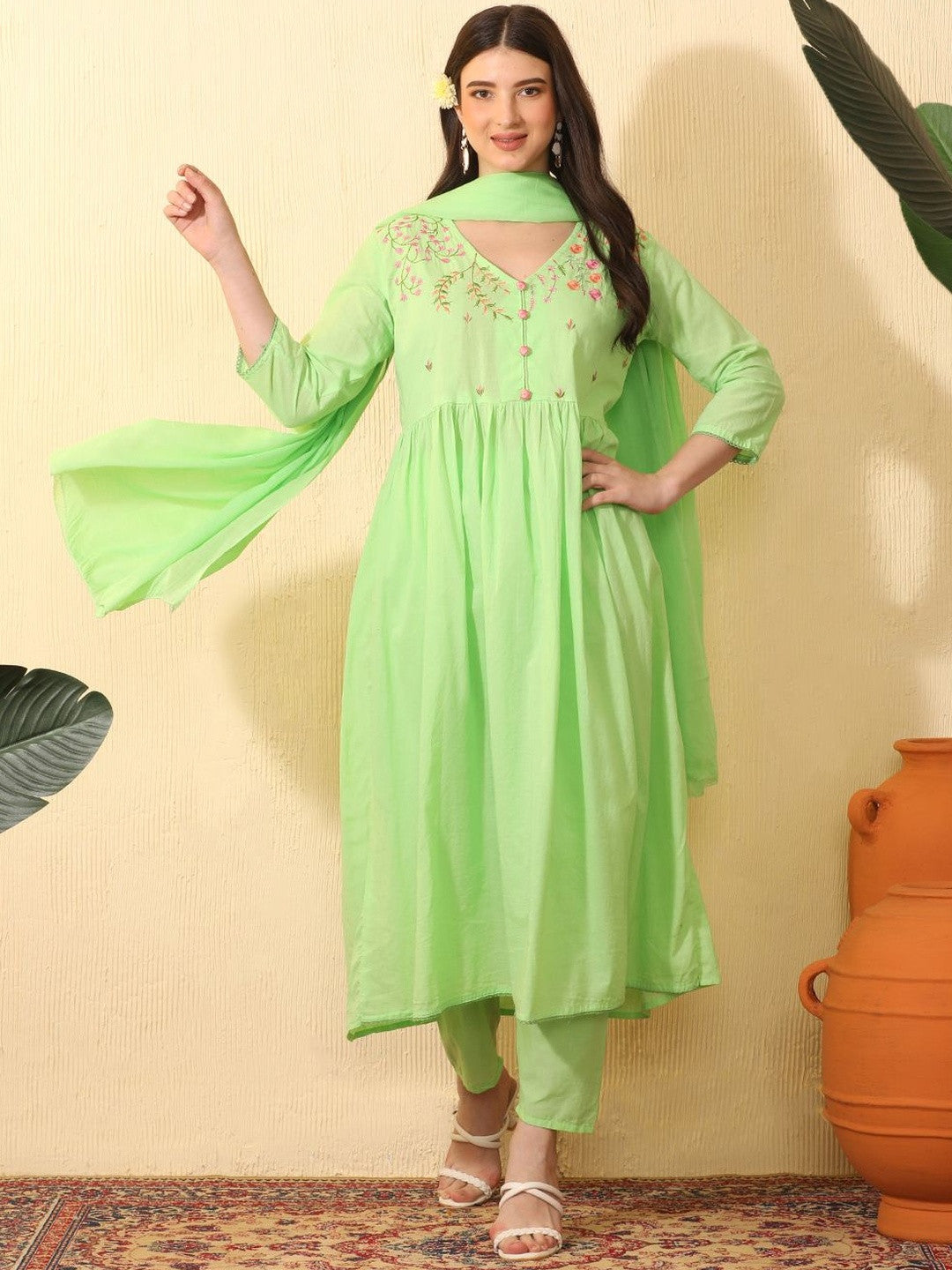 Women Floral Embroidered Empire Thread Work Pure Cotton Kurta with Trousers & With Dupatta
