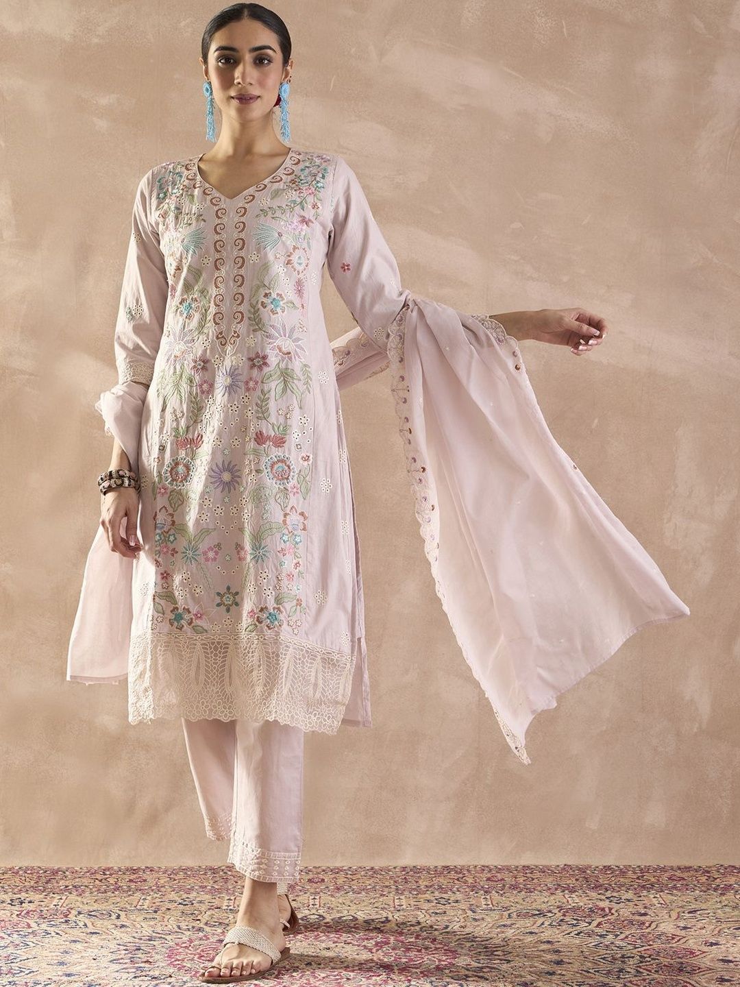 Floral Embroidered Regular Thread Work Pure Cotton Kurta With Trousers & Dupatta