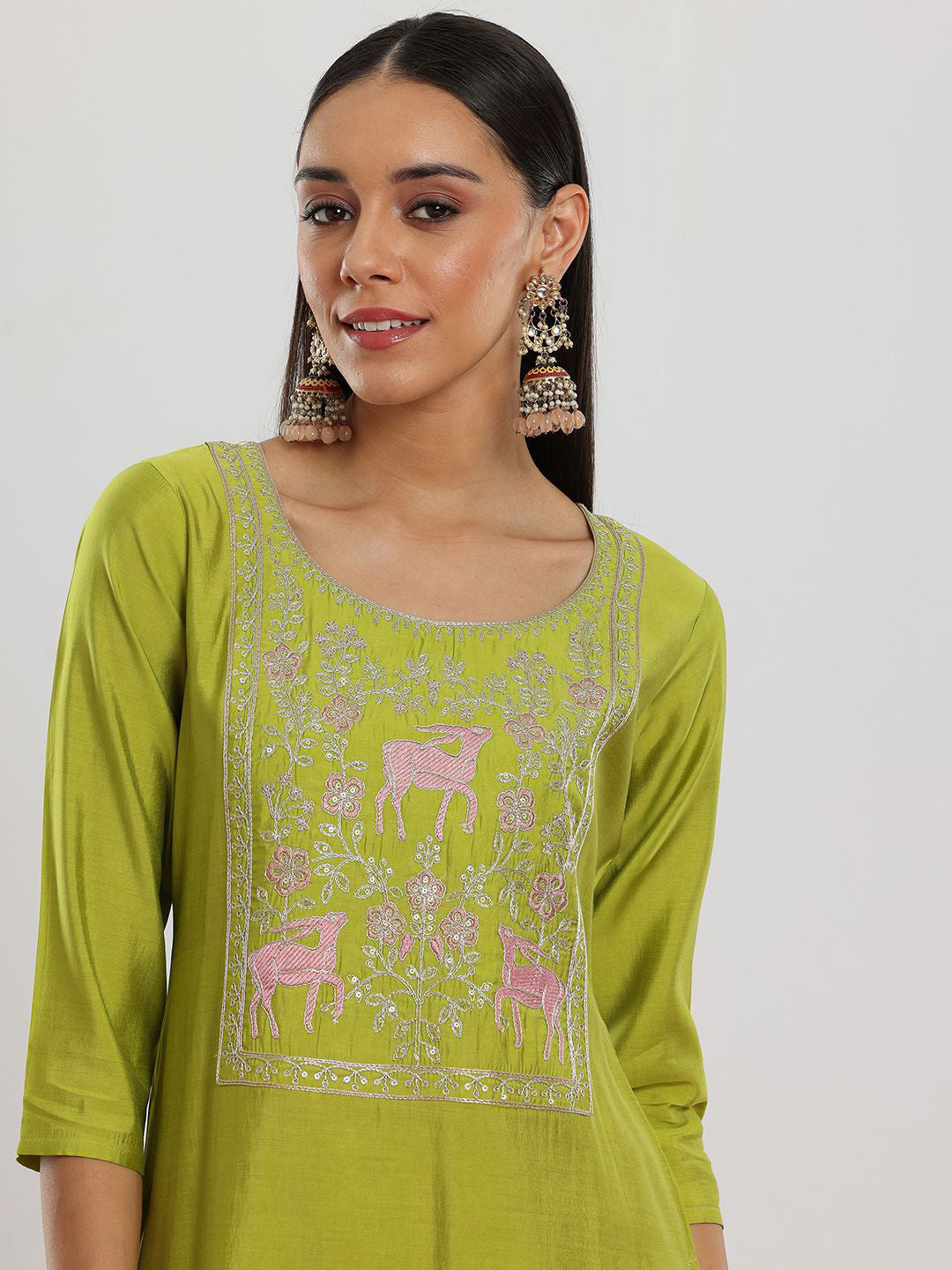 Women Floral Embroidered Gotta Patti Kurta with Trousers & With Dupatta