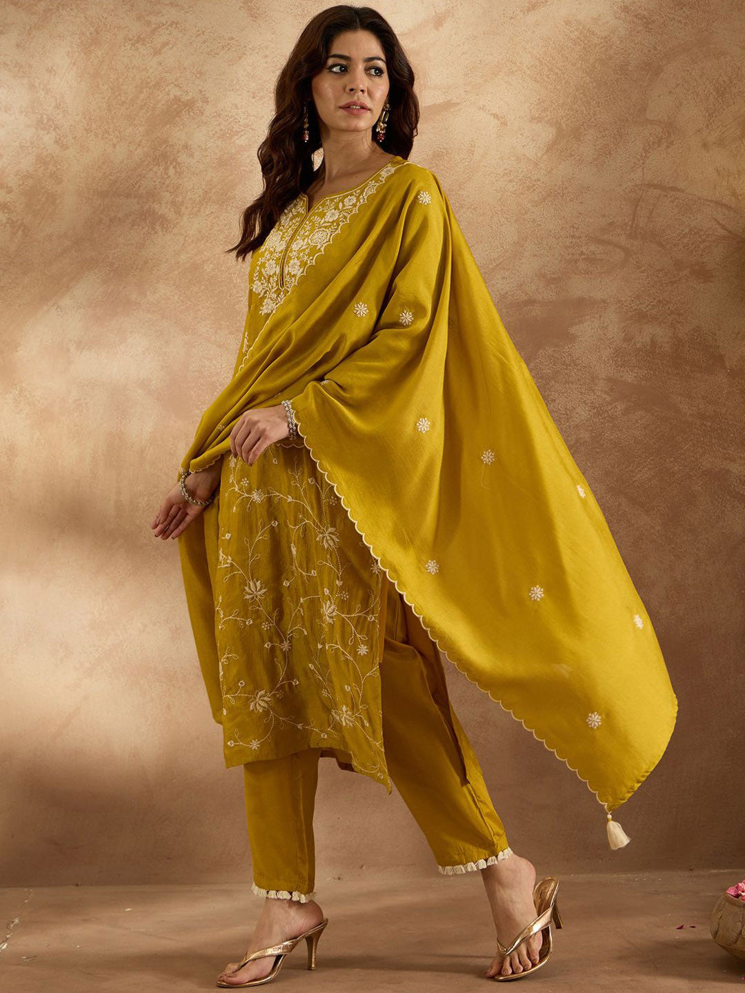 Women Ethnic Motifs Regular Thread Work Kurta with Trousers & Dupatta