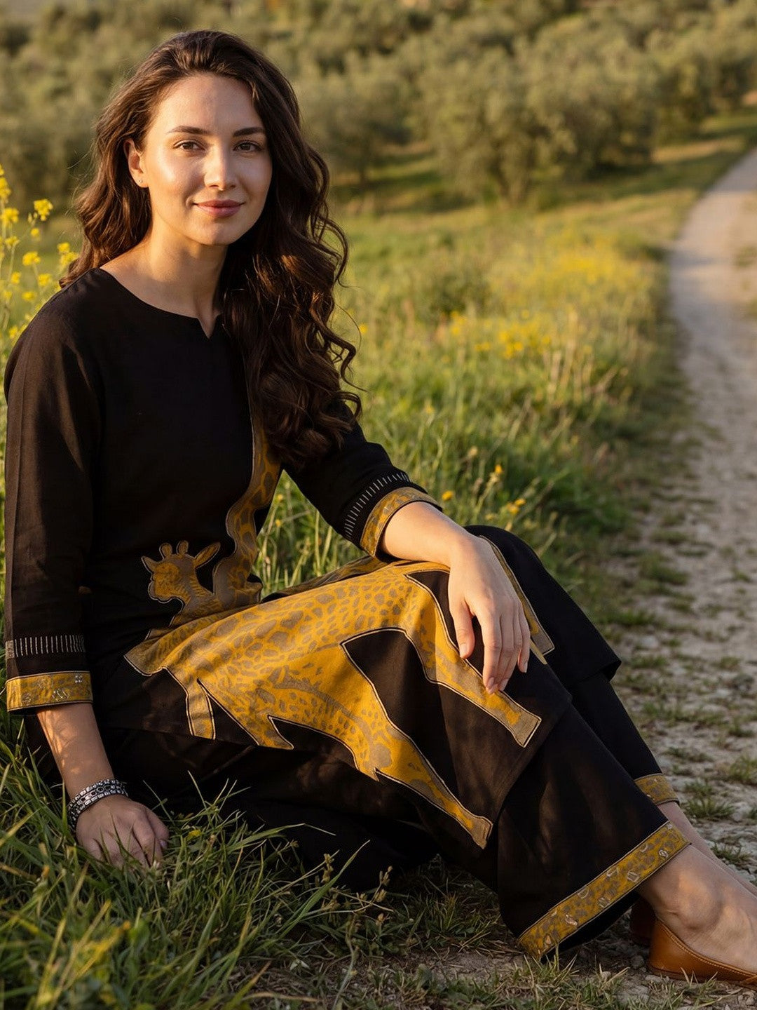Women Animal Printed Regular Kurta with Palazzos