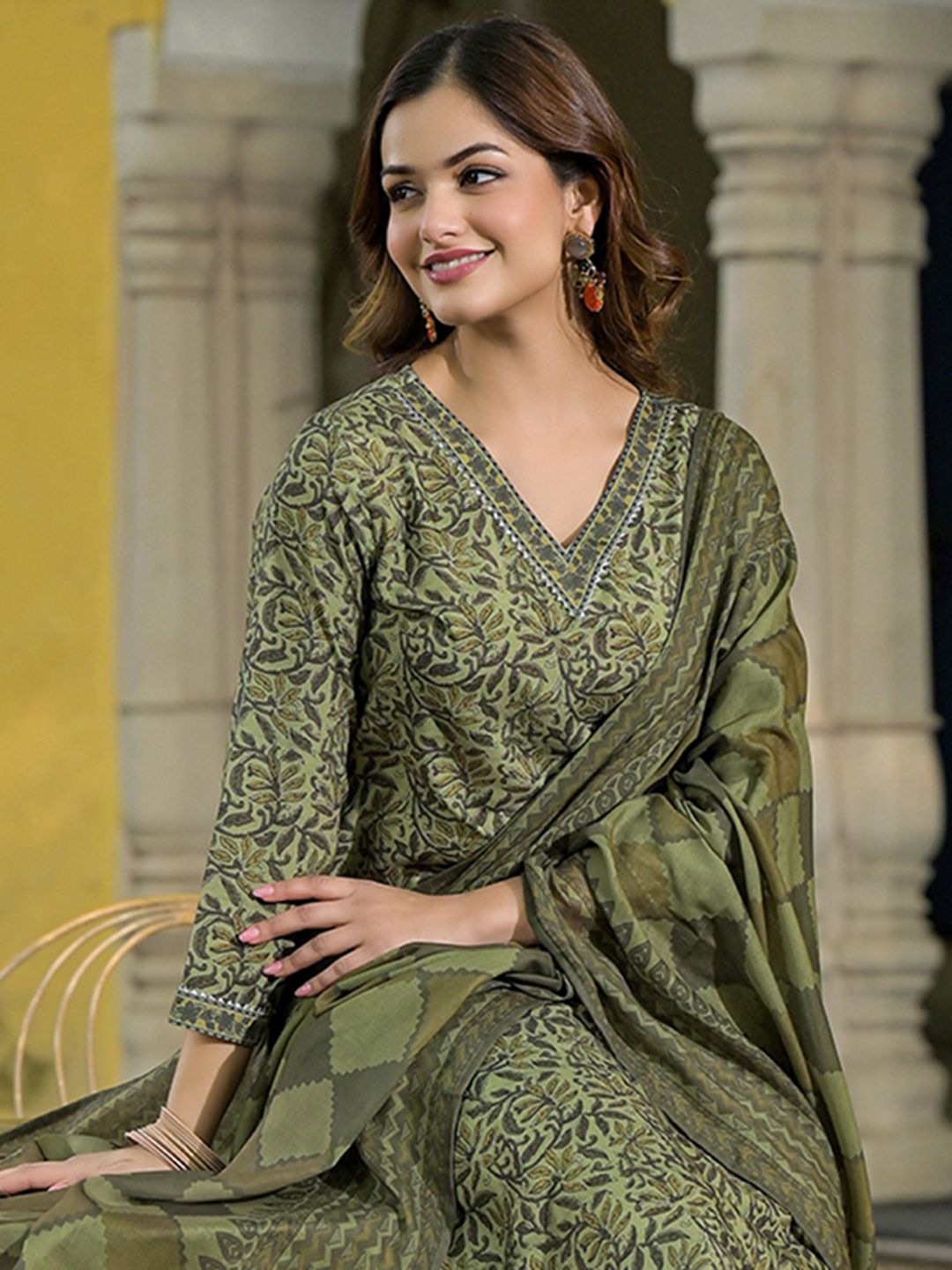 Dhiyona KL Floral Printed V-Neck Gotta Patti Straight Kurta With Trousers & Dupatta