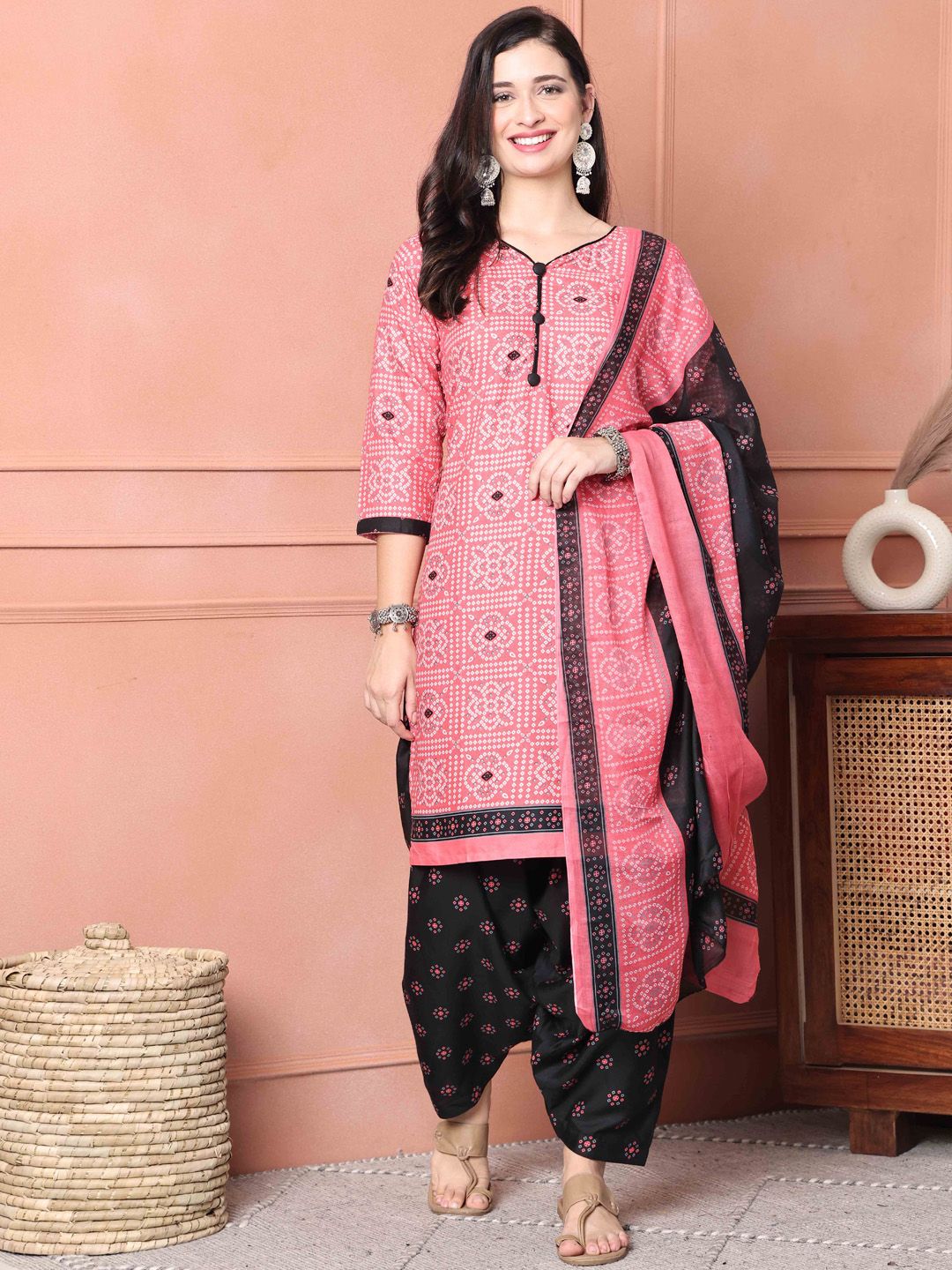 Dhiyona KL Floral Printed Straight Kurta With Salwar & Dupatta