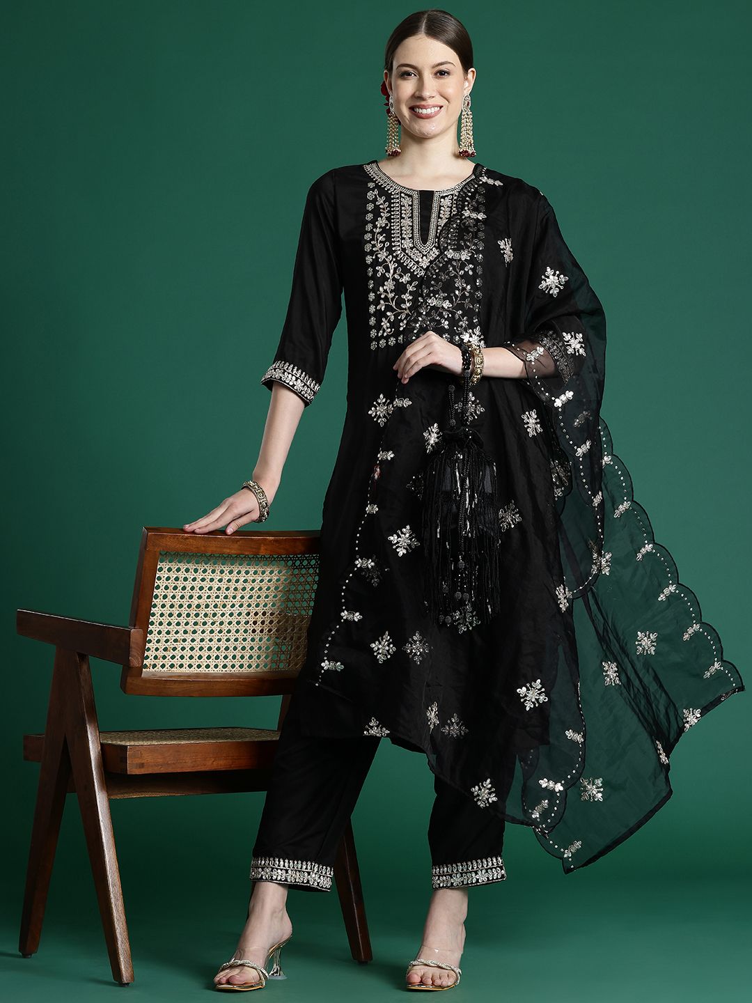 Dhiyona IE Ethnic Motifs Embroidered Gotta Patti Kurta With Trousers & Dupatta