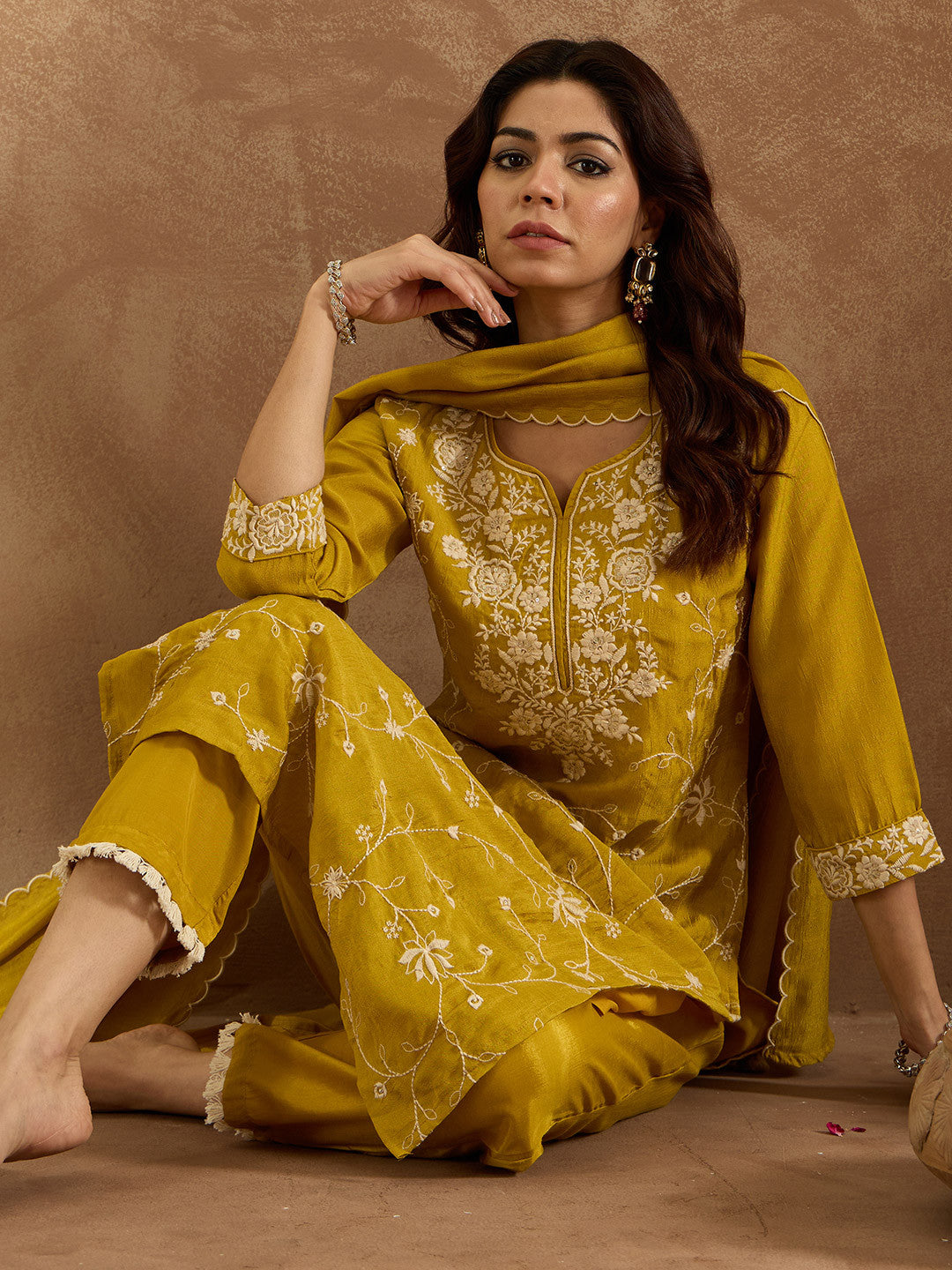 Women Ethnic Motifs Regular Thread Work Kurta with Trousers & Dupatta