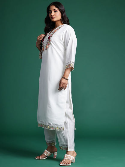 Dhiyona Women's Plus Size Floral Embroidered Beads & Stones Kurta with Trousers & With Dupatta