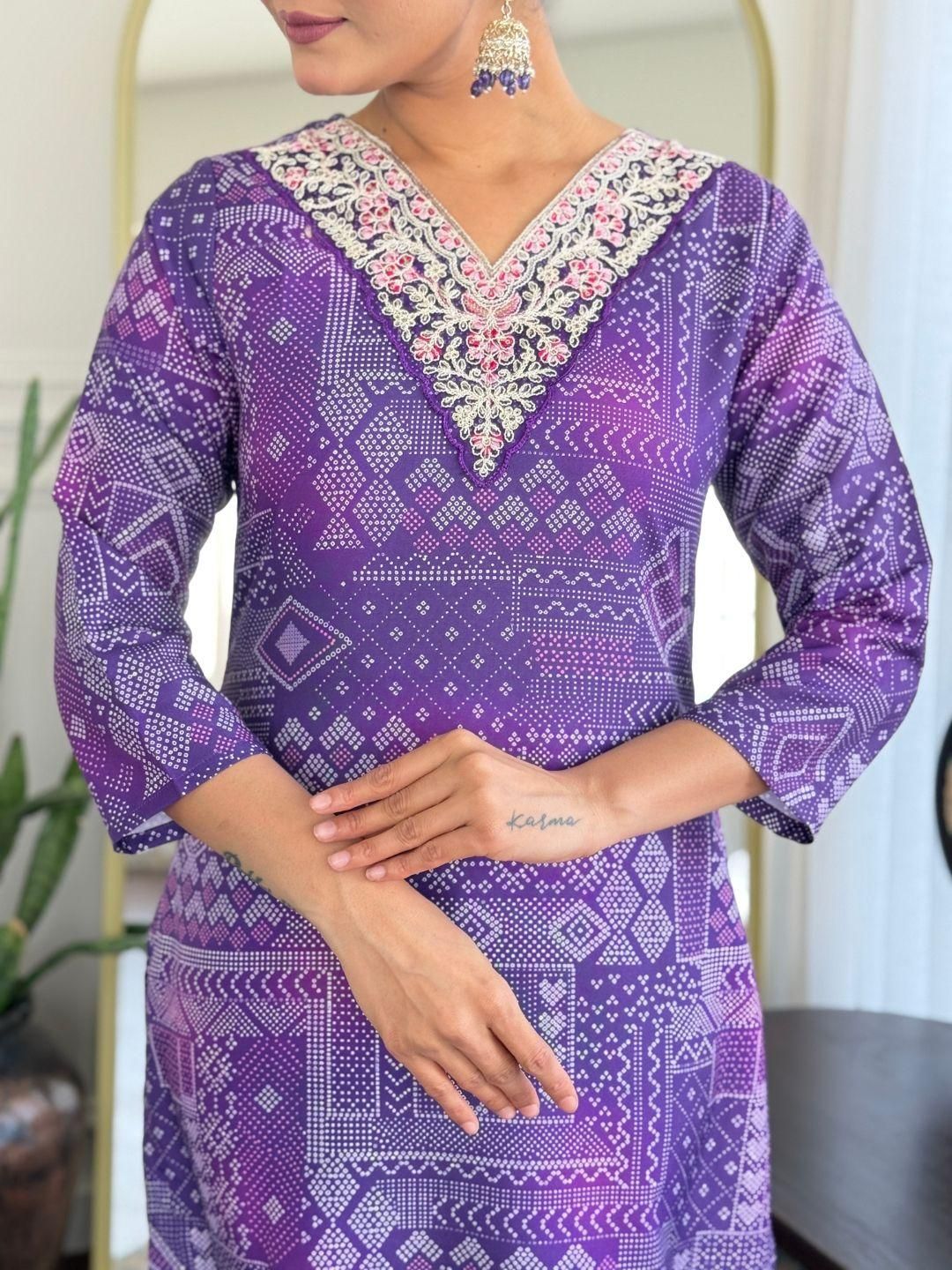 Dhiyona KL Women Embroidered Straight Kurta Set