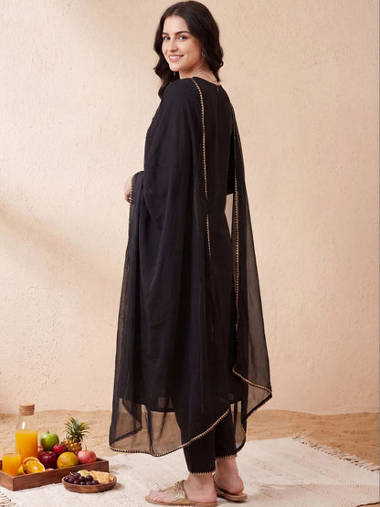 Women Regular Cotton Kurta with Trousers & With Dupatta
