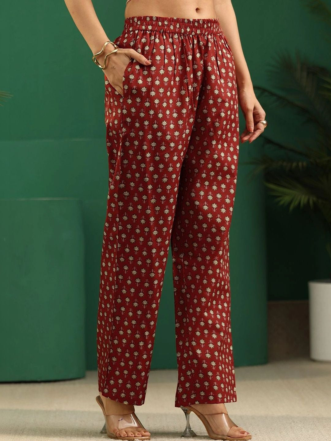 Women Floral Printed Regular Thread Work Kurta with Trousers & With Dupatta