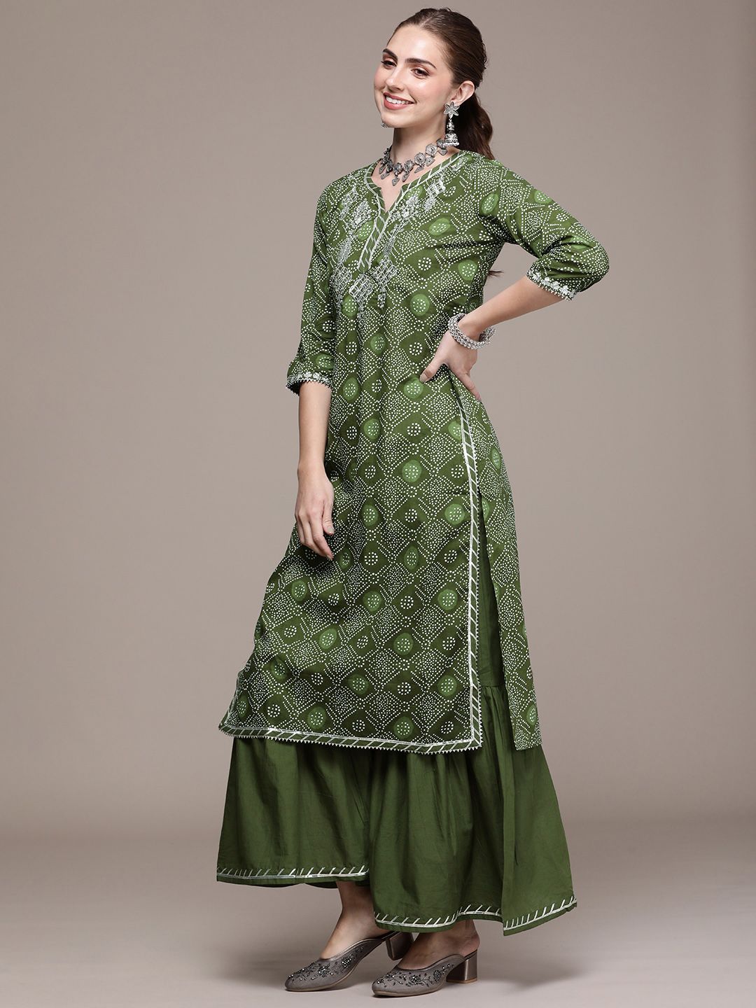 Dhiyona AN Women Green Printed Regular Gotta Patti Kurta with Sharara & With Dupatta