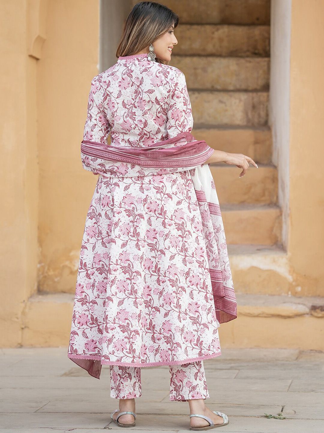 Dhiyona KL Floral Printed Regular Thread Work Pure Cotton Kurta with Trouser & With Dupatta