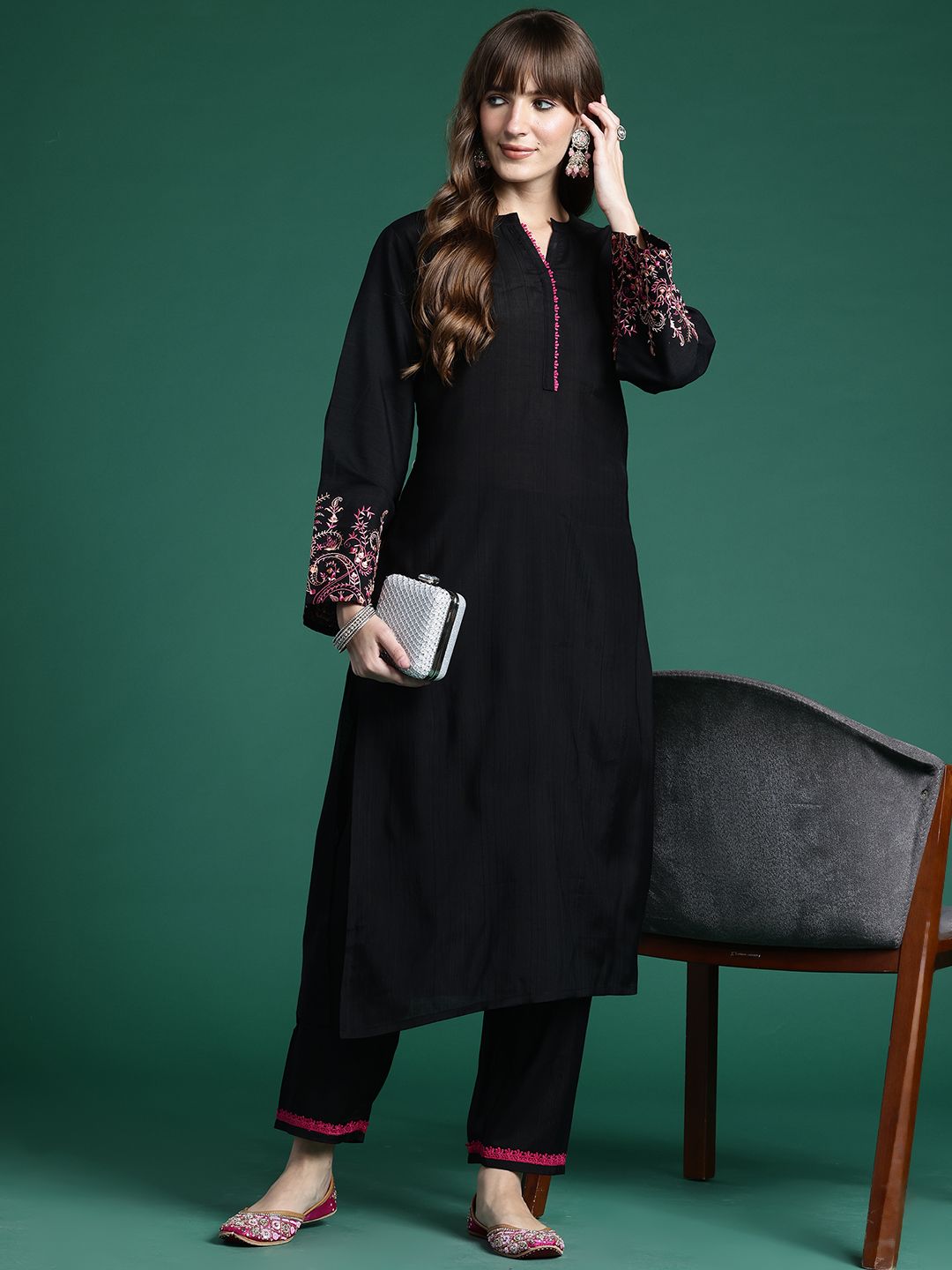 Dhiyona IE Ethnic Motifs Embroidered Thread Work Kurta with Trousers