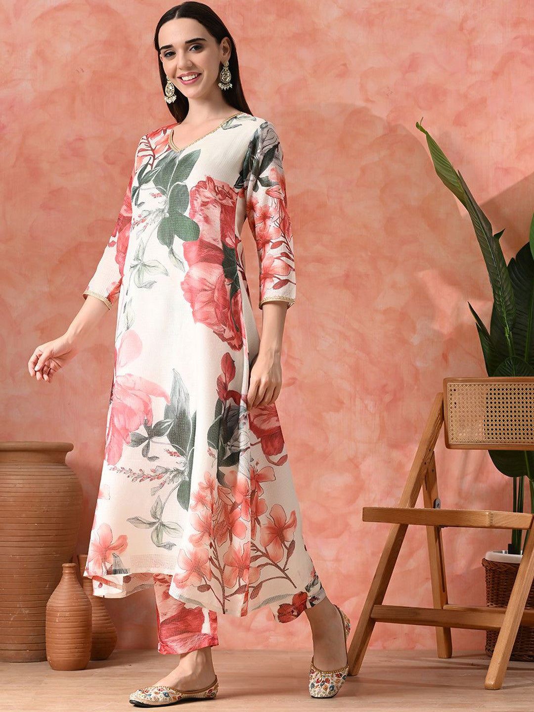 Women Floral Printed A-Line Kurta With Trouser Set