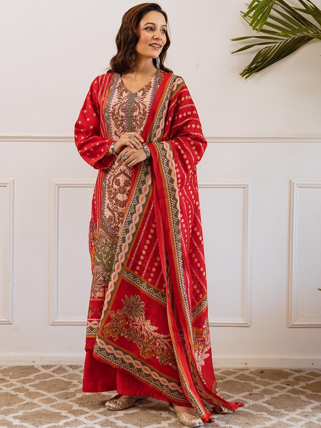 Dhiyona KL Women Floral Printed Kurta with Palazzo & Dupatta