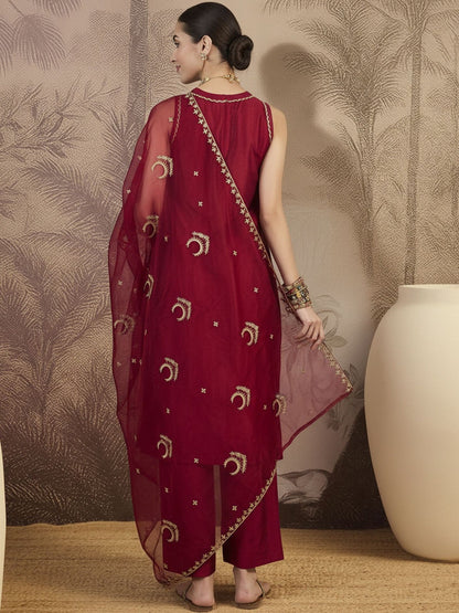 Embroidered Round Neck Kurta Sets