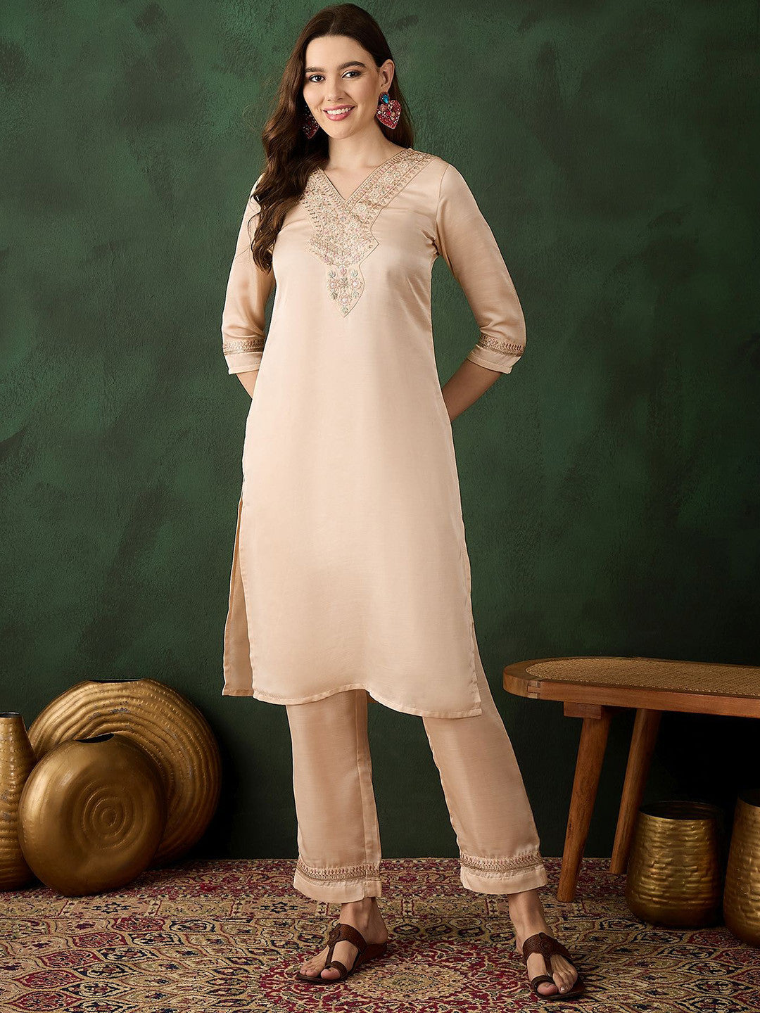 Ethnic Motifs Yoke Design Sequinned V-Neck Straight Kurta With Trouser