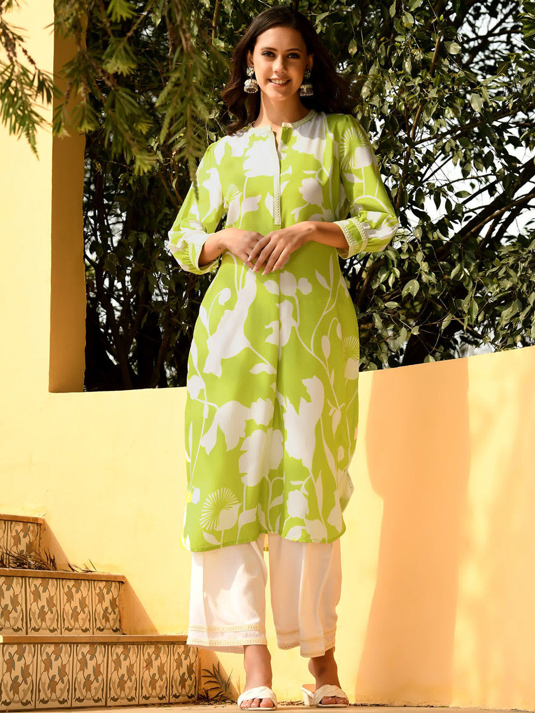 Women Green Poly Rayon digital printed kurta and rayon pant set