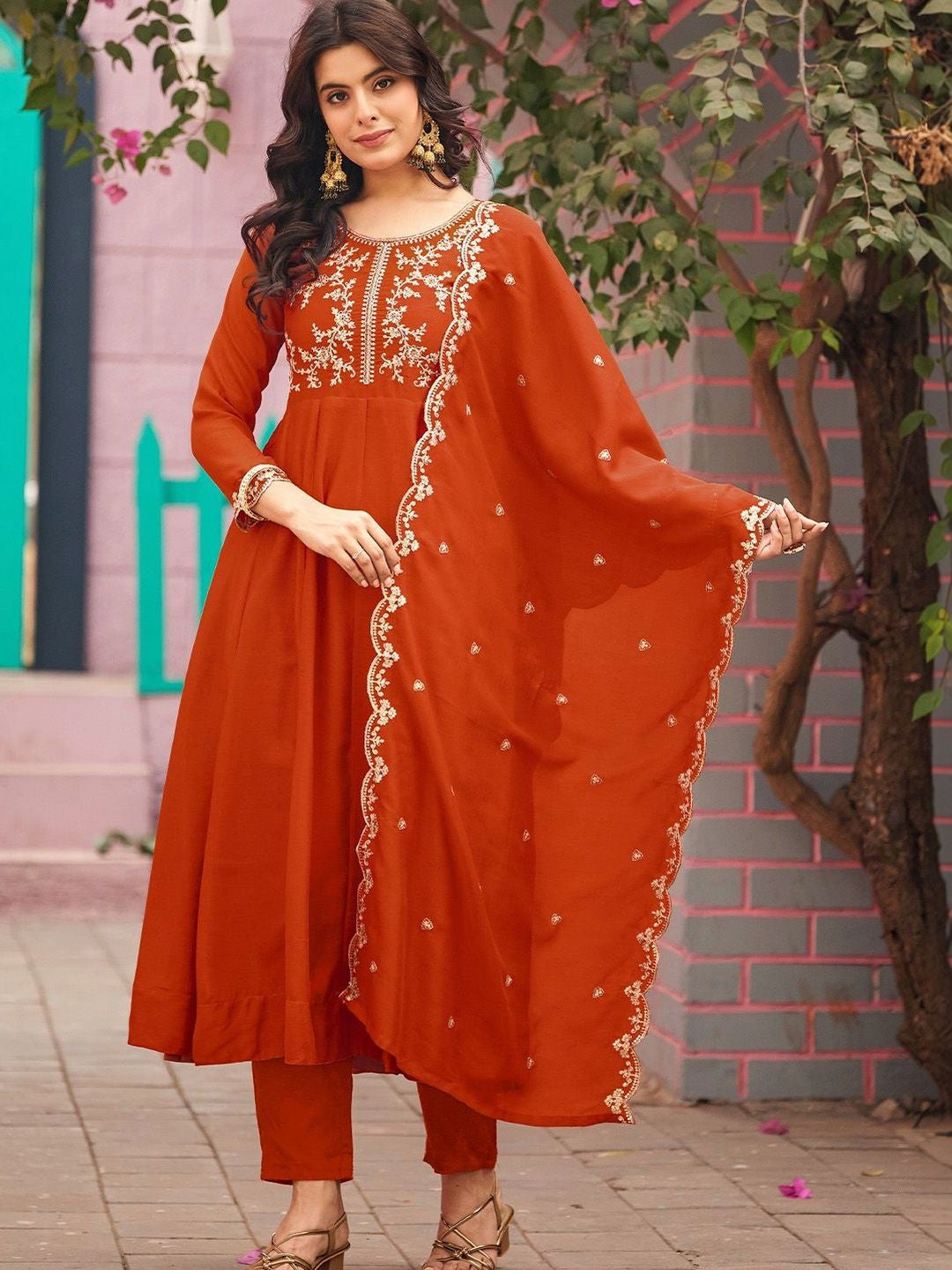 Women Ethnic Motifs Embroidered Regular Thread Work Kurta with Trousers & With Dupatta