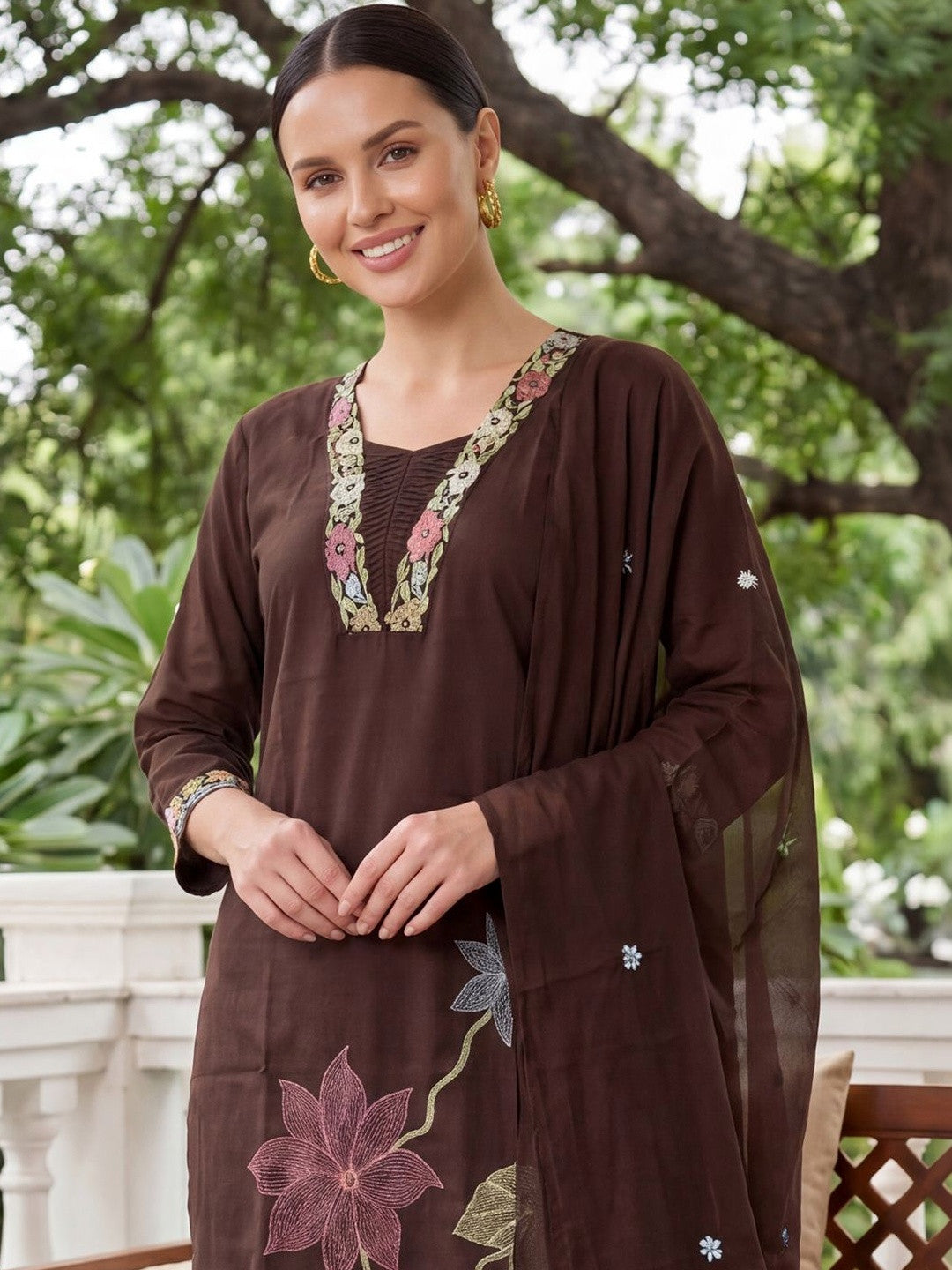 Women Floral Embroidered Regular Thread Work Pure Cotton Kurta with Trousers & With Dupatta