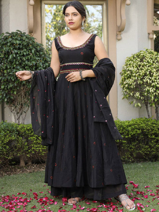 Dhiyona KL Floral Embroidered Round Neck Chanderi Silk A-Line Kurta With Palazzos & Dupatta