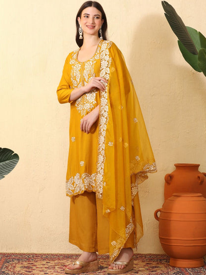 Women Floral Embroidered Regular Thread Work Kurta with Palazzos & With Dupatta