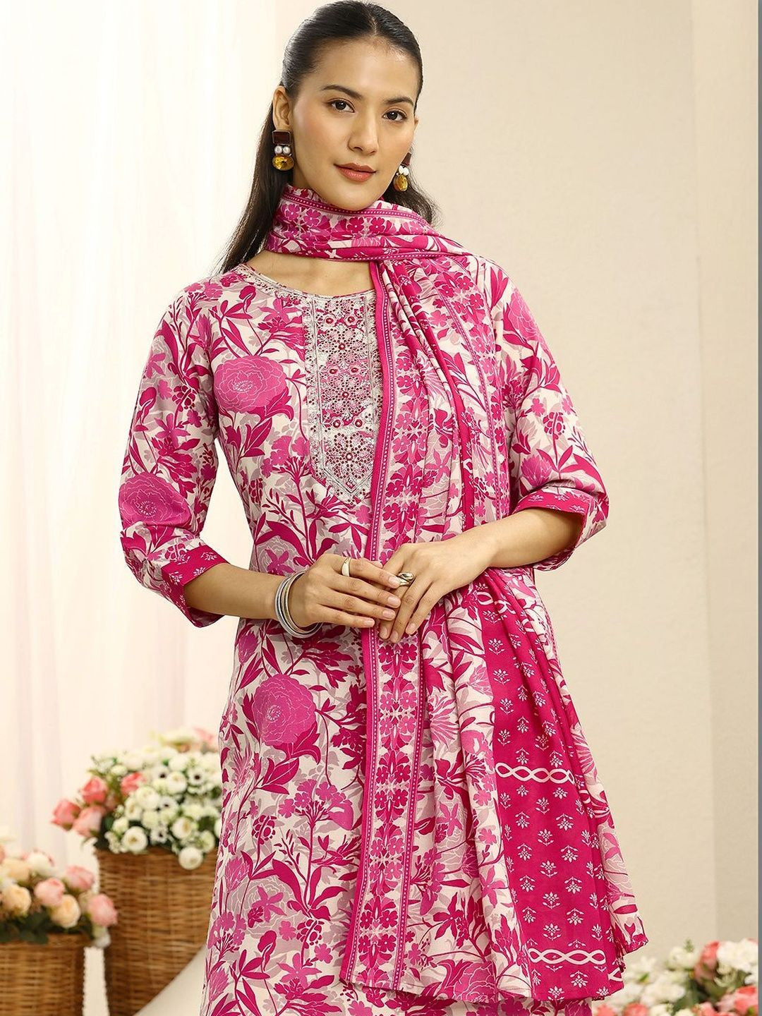 Women Floral Printed Regular Thread Work Kurta with Trousers & With Dupatta