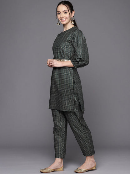 Dhiyona IE Green Abstract Printed Round Neck Straight Kurta with Trousers