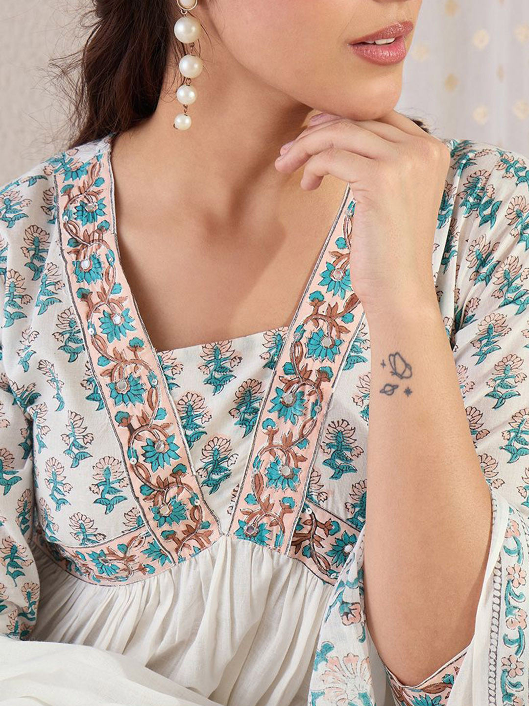 Floral Printed V Neck Empire A Line Pure Cotton Kurta With Trousers & Dupatta