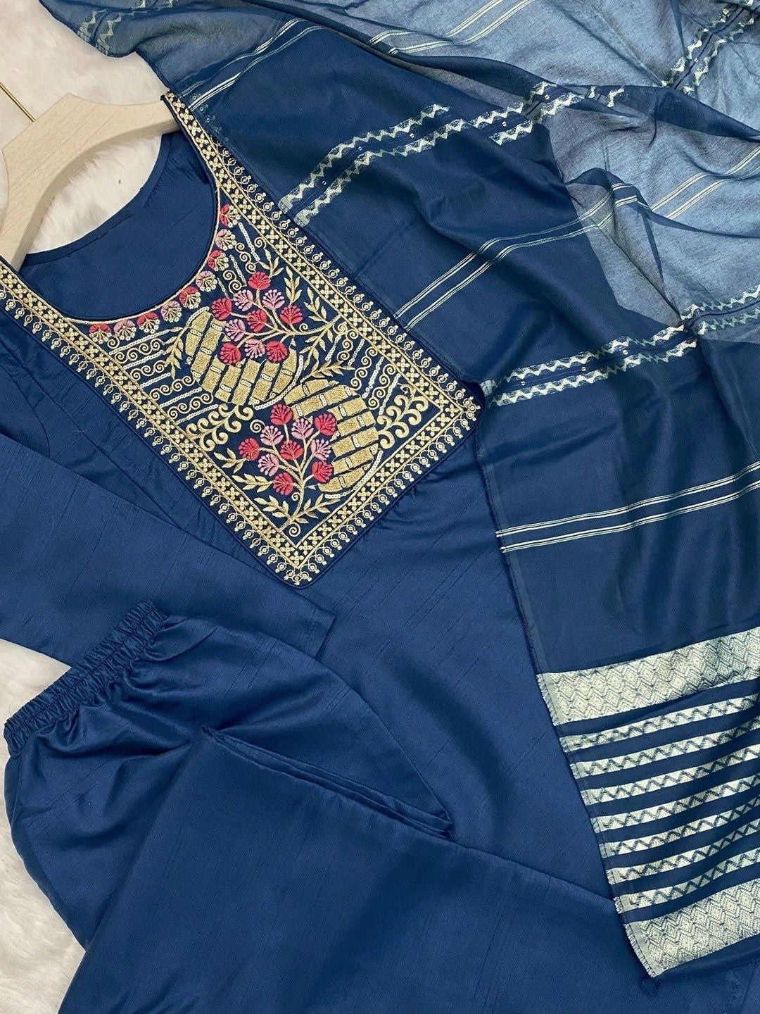 Women Ethnic Motifs Embroidered Regular Thread Work Kurta with Trousers & With Dupatta