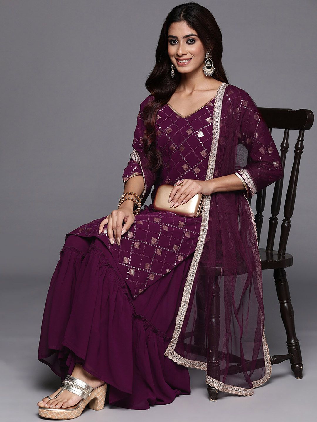 Dhiyona IE Embroidered V-Neck Three-Quarter Sleeves Sequinned Kurta Set