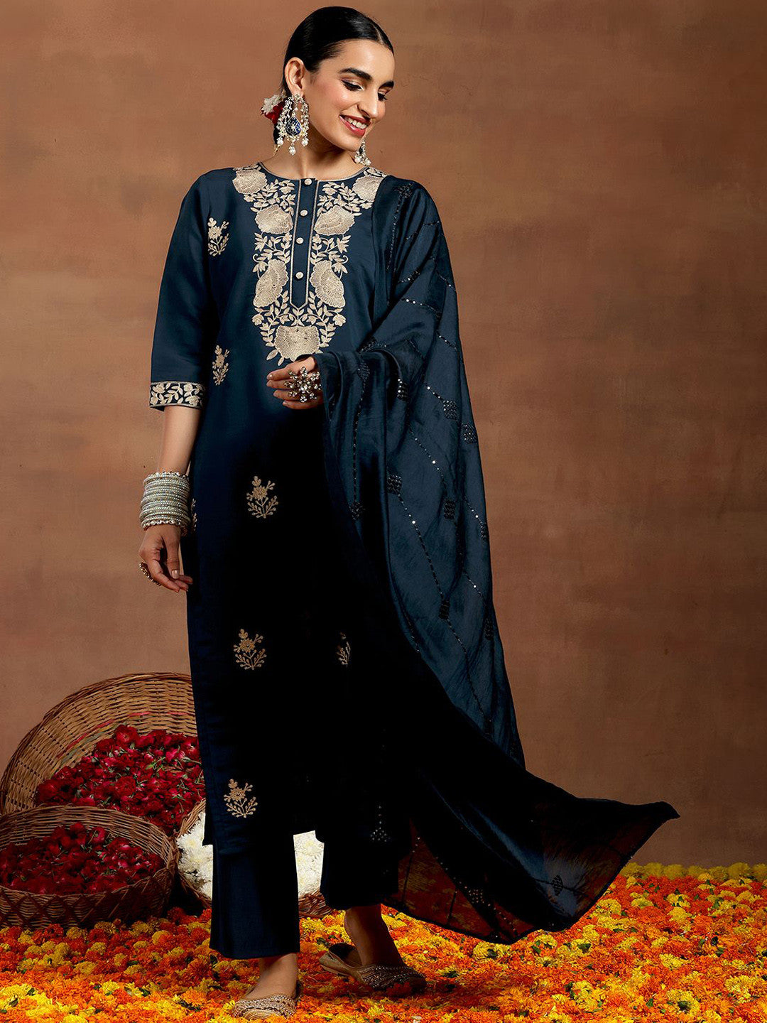 Women Floral Yoke Design Regular Republic Day Kurta with Trousers & With Dupatta