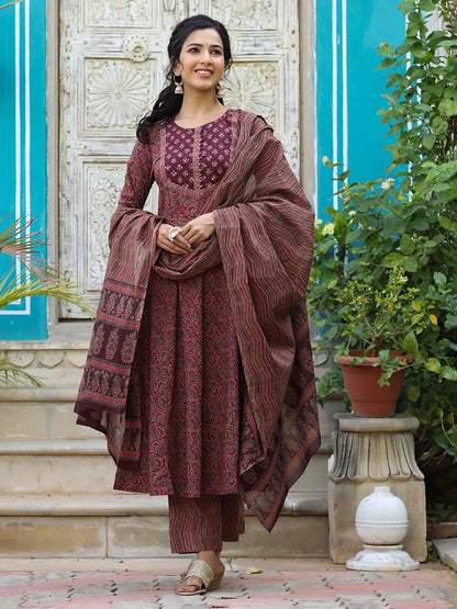Dhiyona KL Ethnic Motifs Printed Empire Sequinned Kurta with Trousers & Dupatta