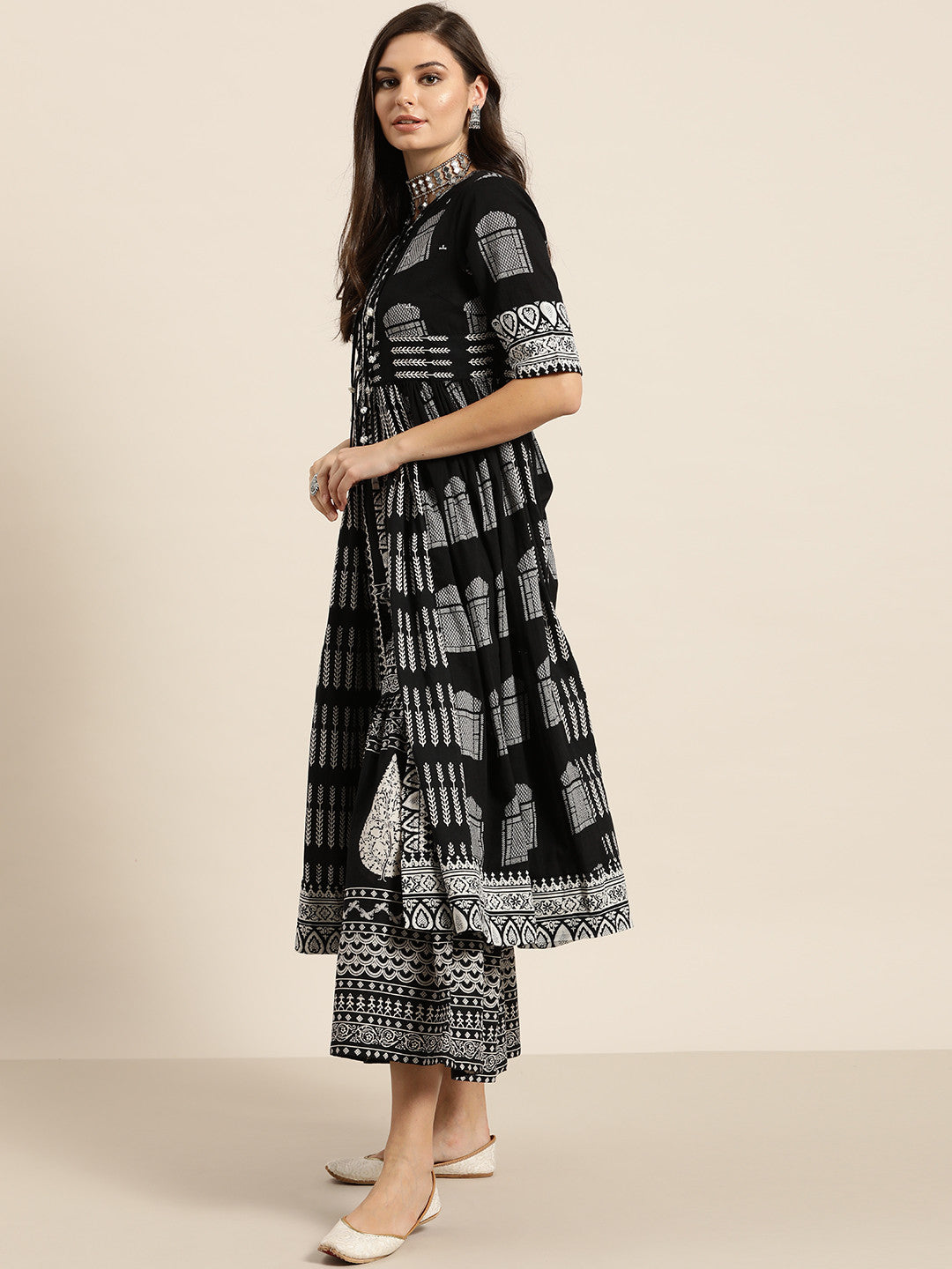 Women Black & White Printed Kurta with Palazzos
