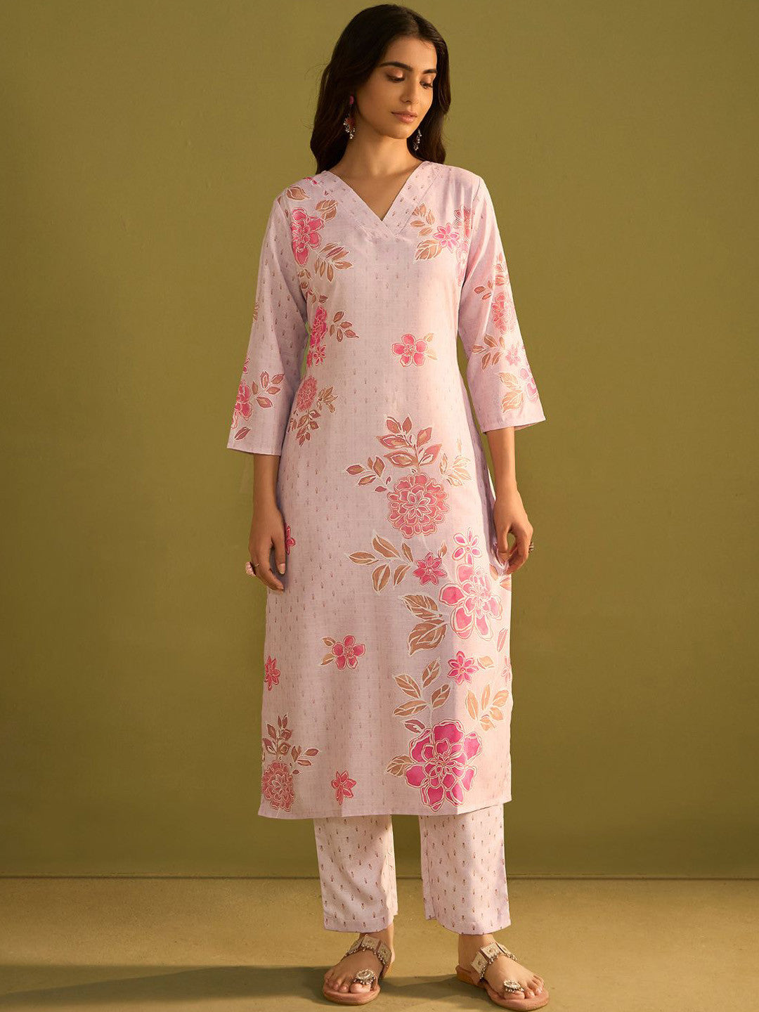 Women Floral Printed Regular Kurta with Trousers
