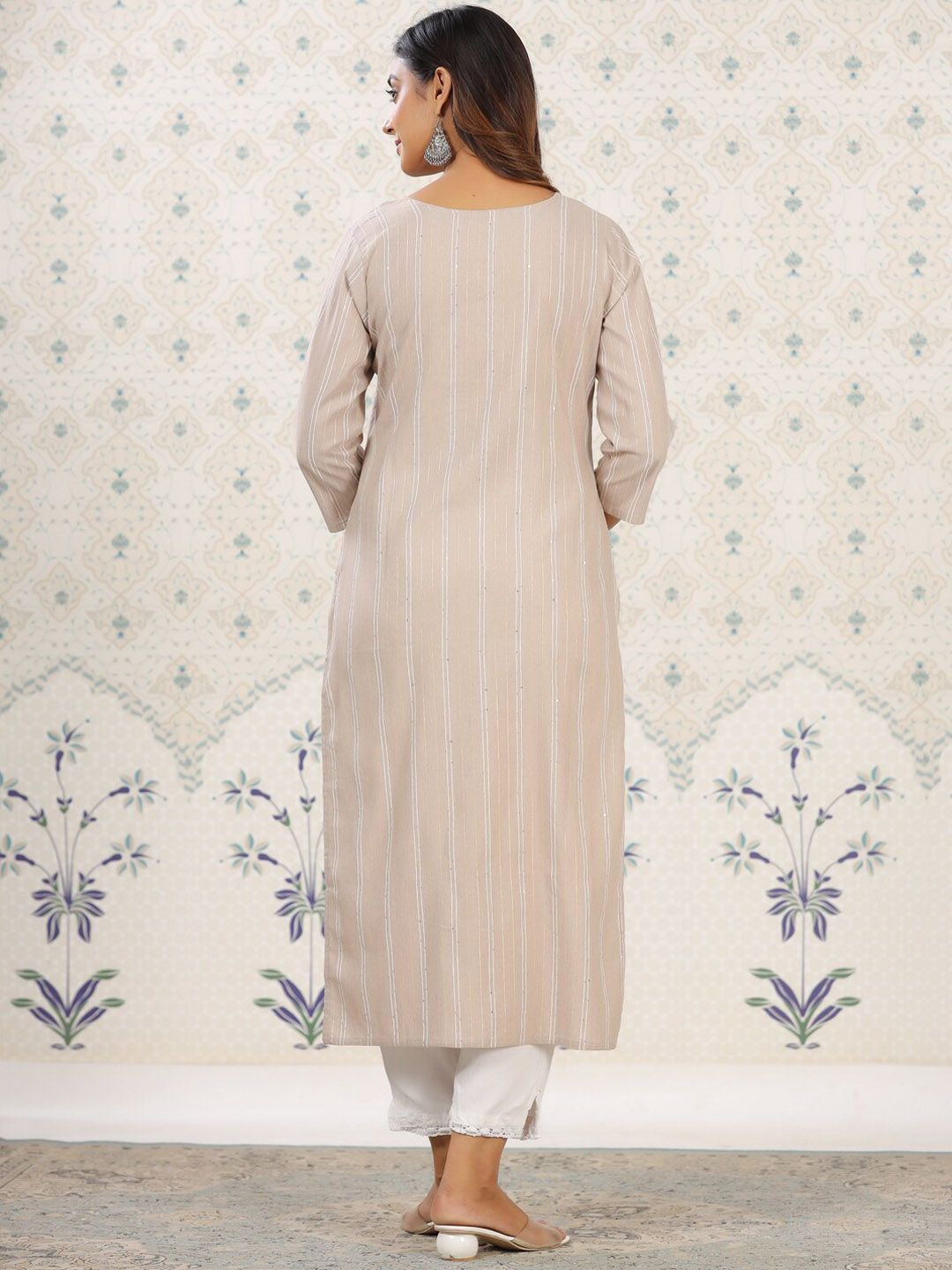 Dhiyona OD  Striped Round Neck Straight Cotton Kurta
