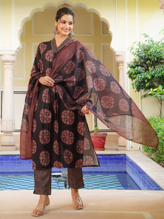 Dhiyona KL Women Ethnic Motifs Printed Pleated Kurta with Trousers & With Dupatta