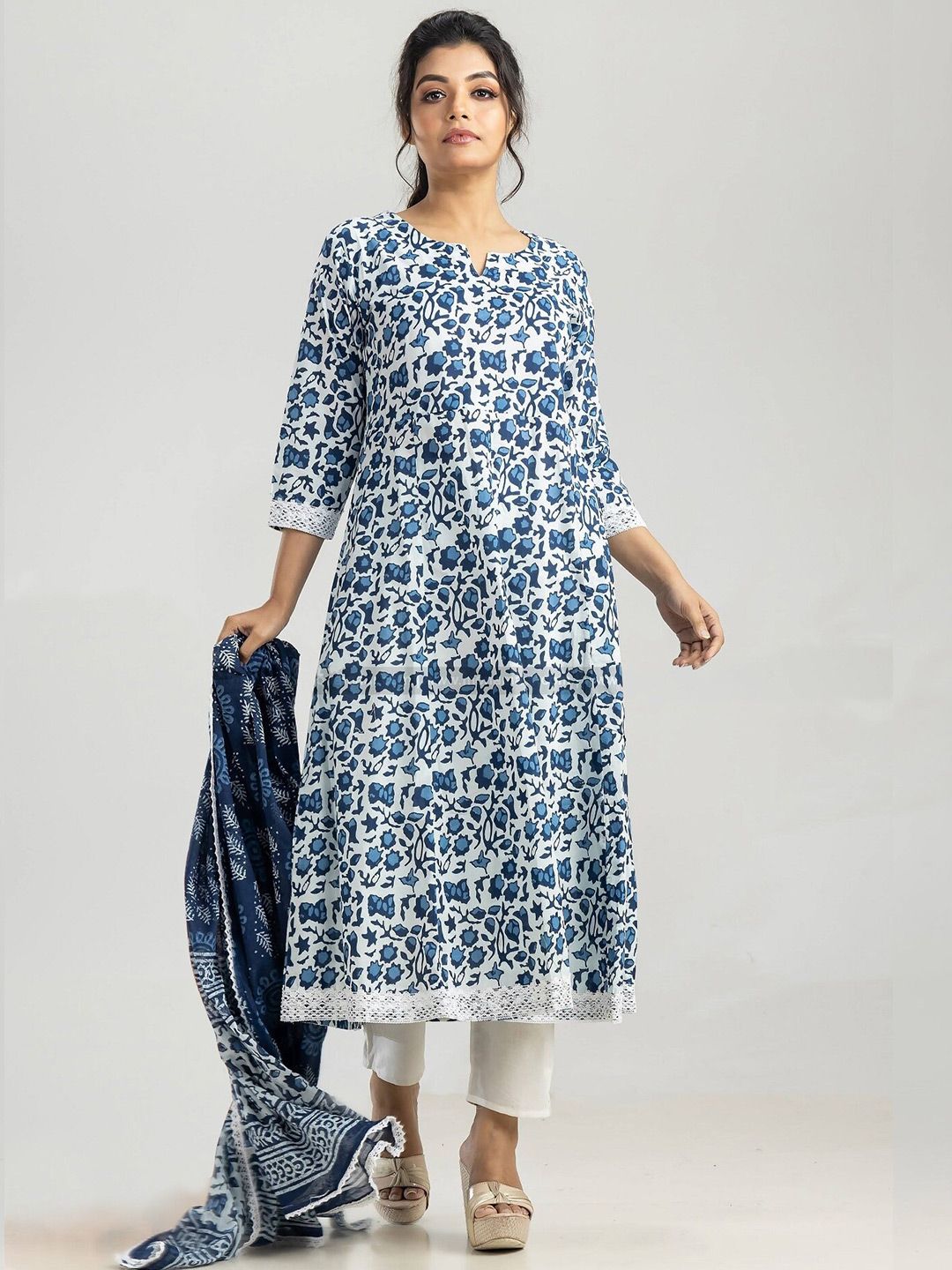 Dhiyona KL Floral Printed Kurta With Trouser & Dupatta