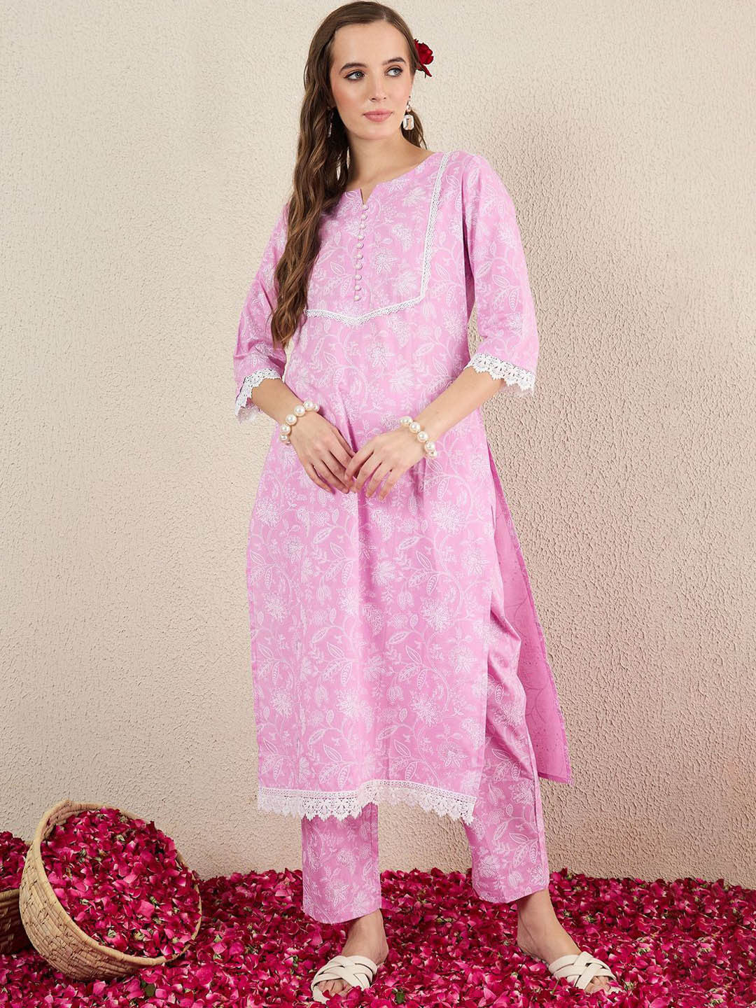 Women Floral Printed Cotton Kurta with Trousers